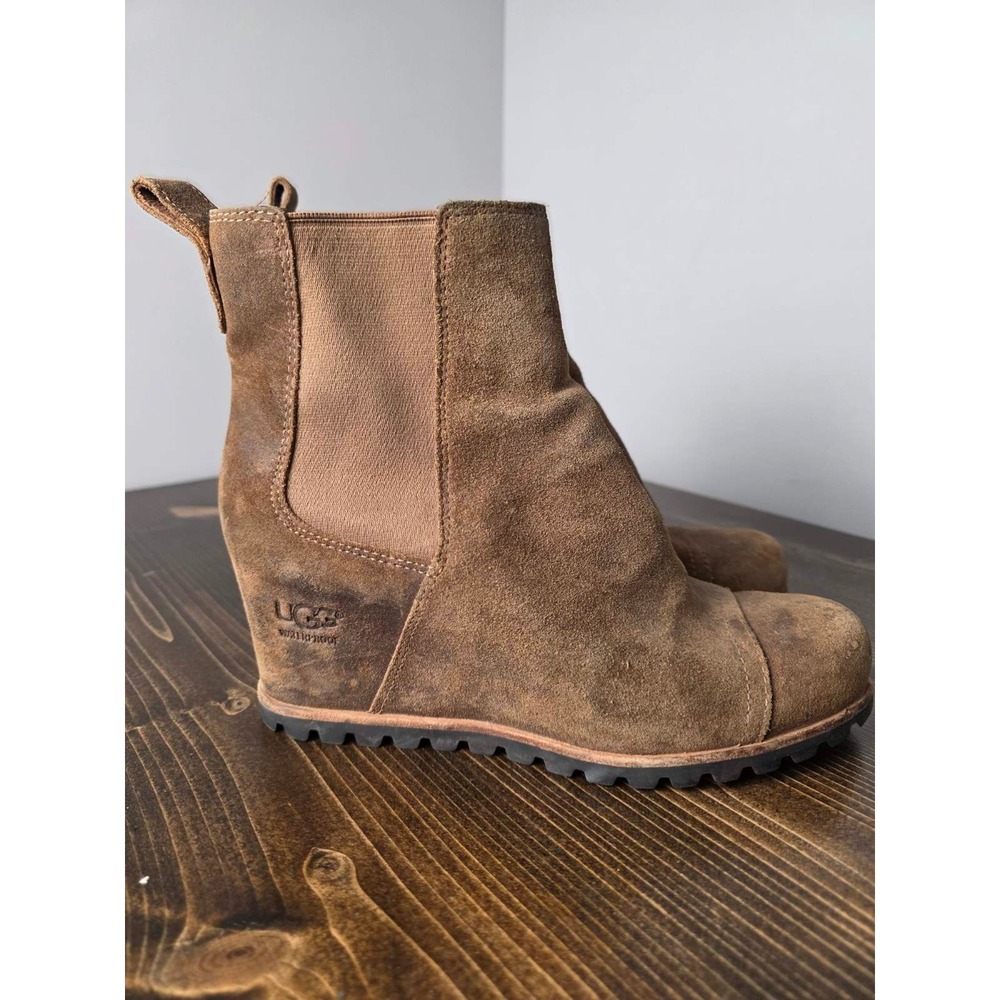 UGG Women's Boots Size 8 Brown Suede Chelsea Waterproof Wedge‎ Platform Shoes